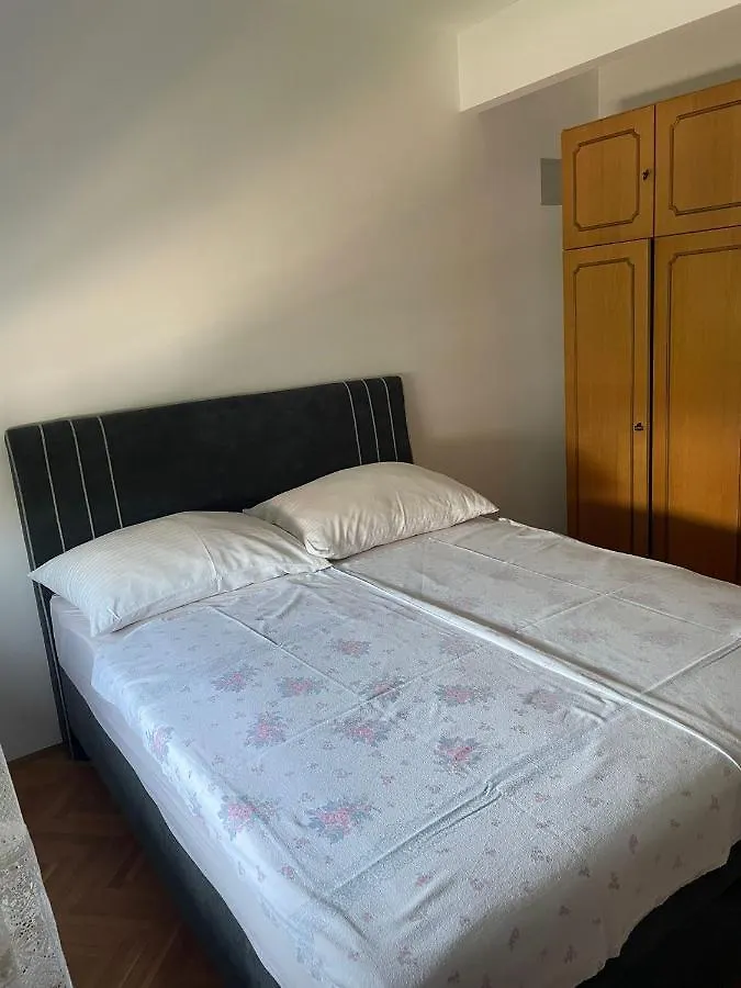 Brustoloni 29 Ferienappartment Umag 0*,